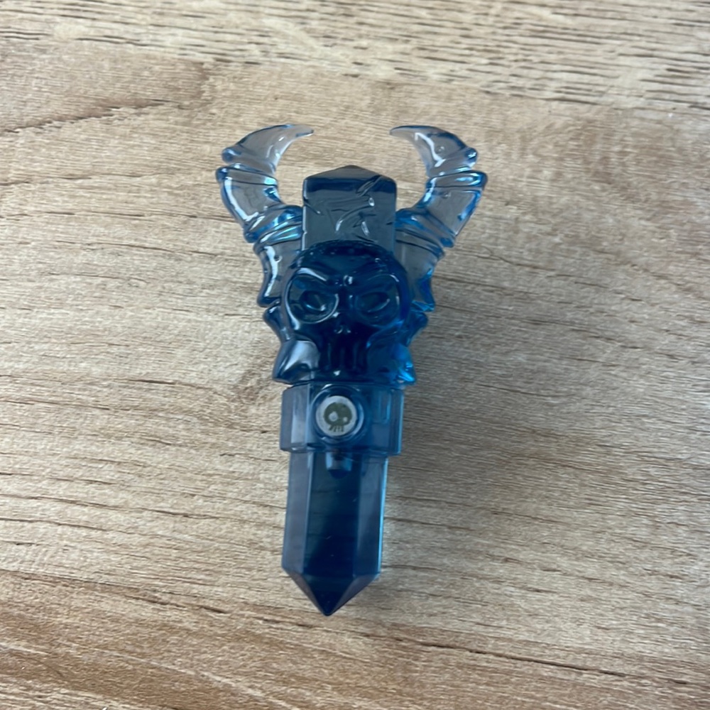 Skylanders Trap Team Crystal Undead Skull Spectral